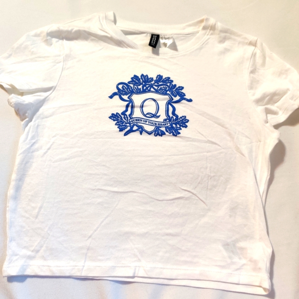 Divided Queen of your Heart Top S